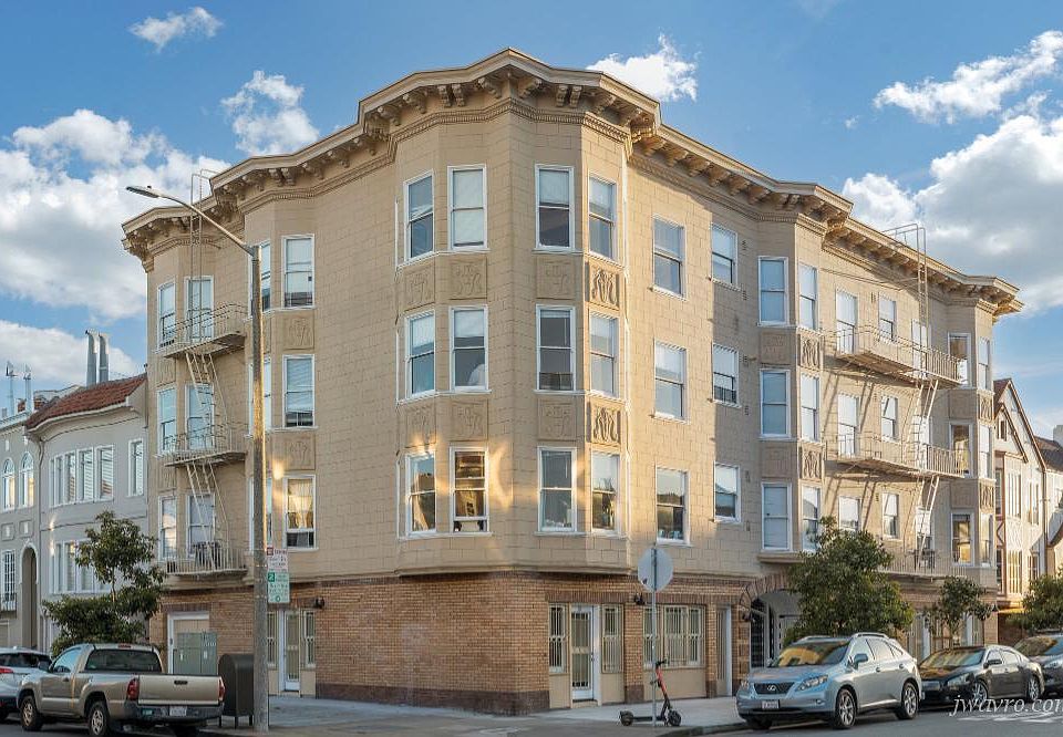 1st image of 2101 Bay St APT 205