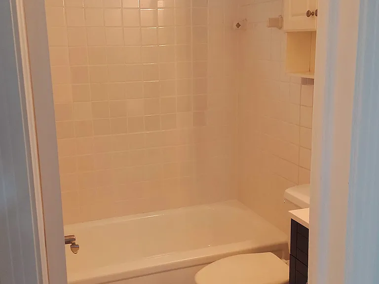 534 Ardmore Dr — Photo 2