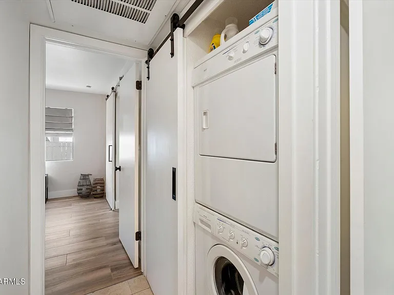 1820 E Morten Ave #117 — Photo 27