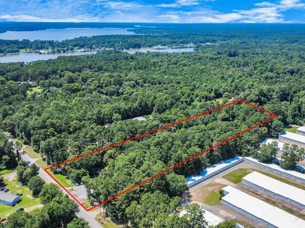 13634 Calvary Rd, Willis, TX 77318