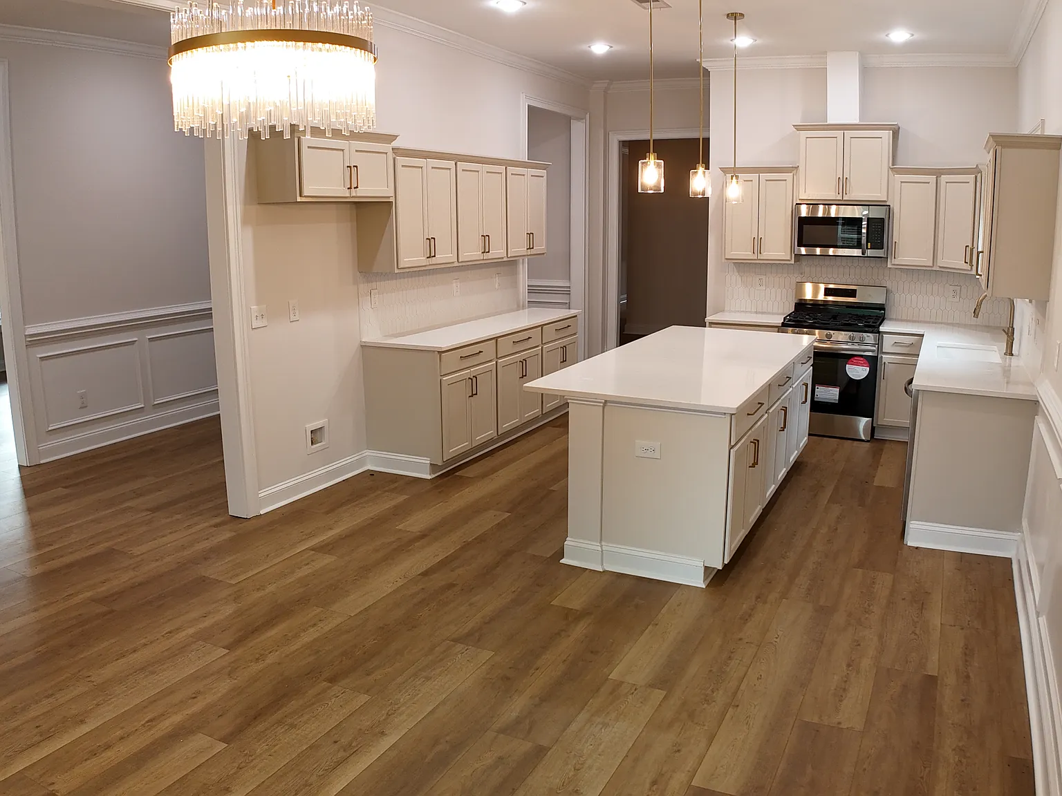 4 bed, 3.5 bath, 2250 sqft, $1,995 — Photo 4