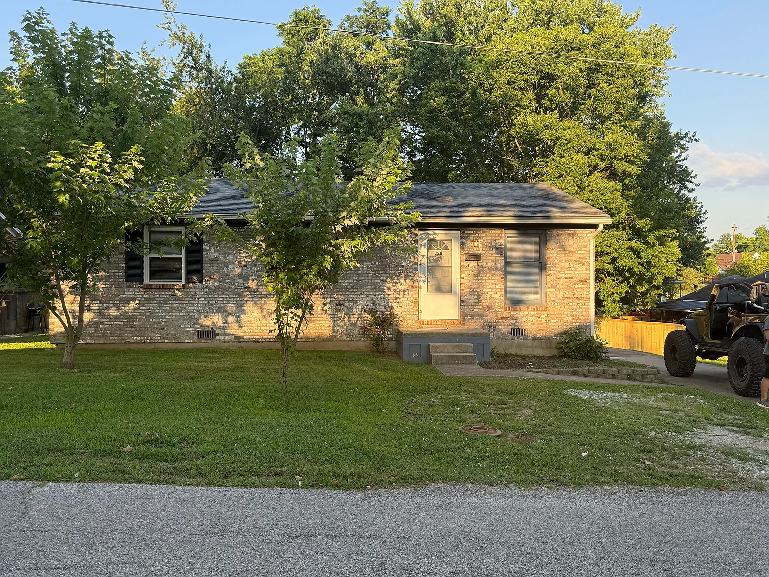 3 bed, 1.5 bath, 1020 sqft, $1,700 — Photo 1