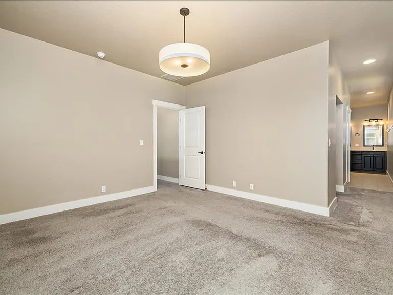 1250 W Laughton Dr — Photo 22