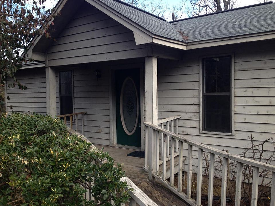 1st image of 48 Lakehill Dr