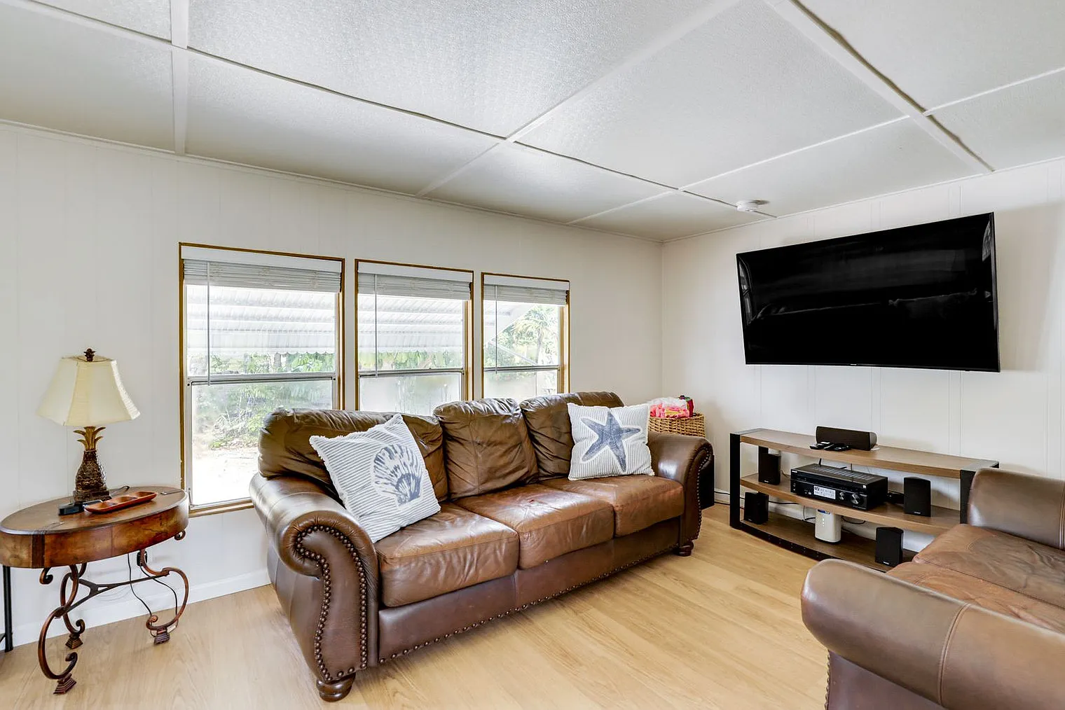 4 bed, 2.0 bath, 1496 sqft, $10,031 — Photo 2