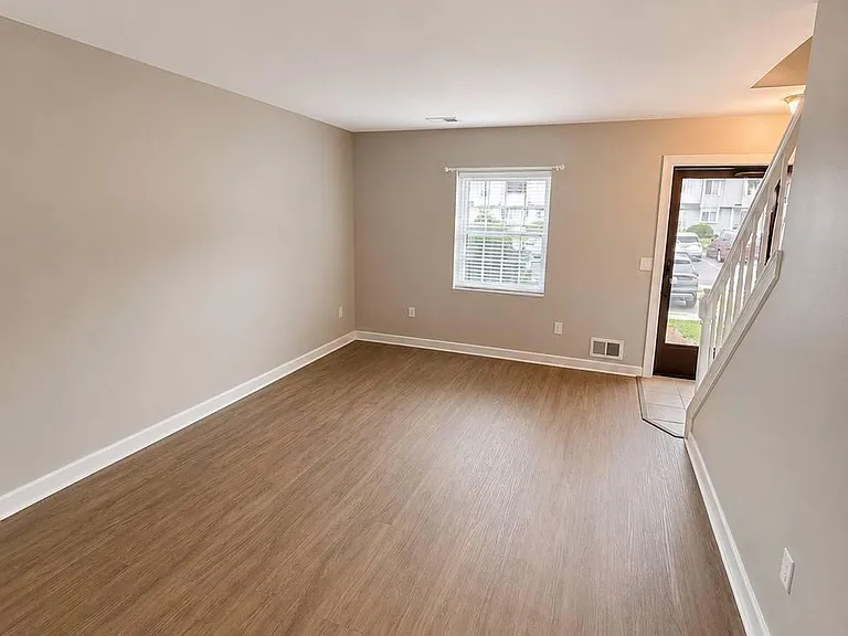 1144 Sawmill Rd #121 — Photo 6