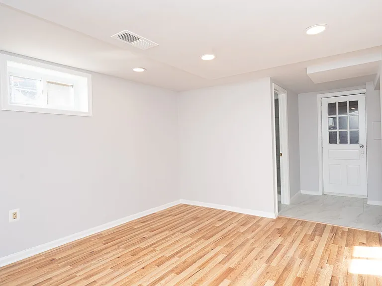 10026 Lorain Ave — Photo 44