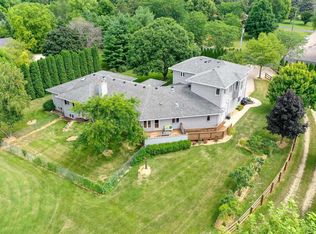 400 Hoel Ave, Stoughton, WI 53589