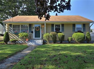 25 Avery Ave, Milford, CT 06460