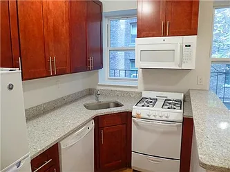 Rented by Siderow Residential Group