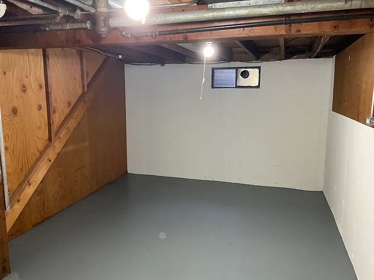 Small but extremely clean private basement