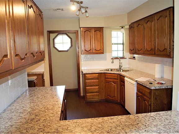 5th image of 1471 W Evergreen Ln S