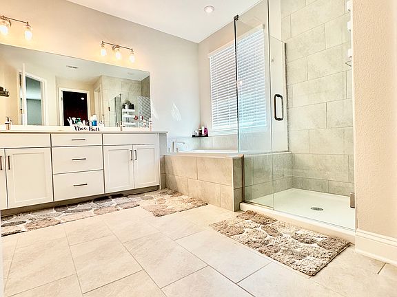 4th image of 61 Silkgrass Pl