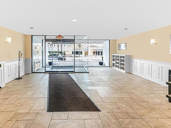 5th image of 80 William St APT 1M