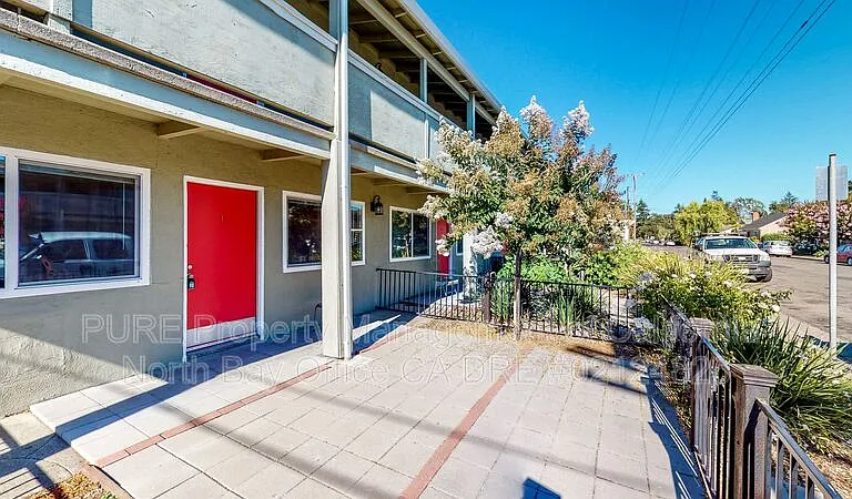 555 Dexter St #I — Photo 9