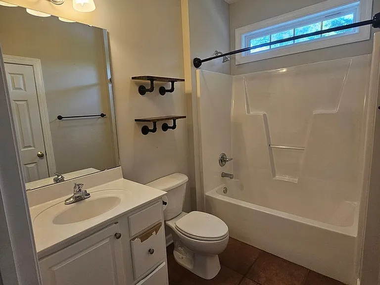 140 Patricia Ct — Photo 15