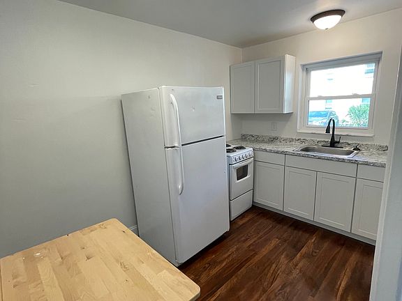 5th image of 26 Carmalt St #39
