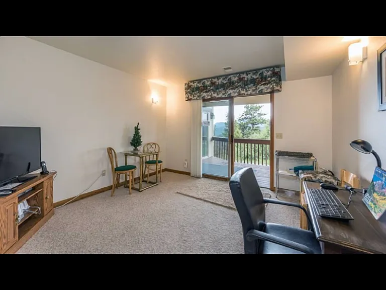 130 Alpine Dr — Photo 5