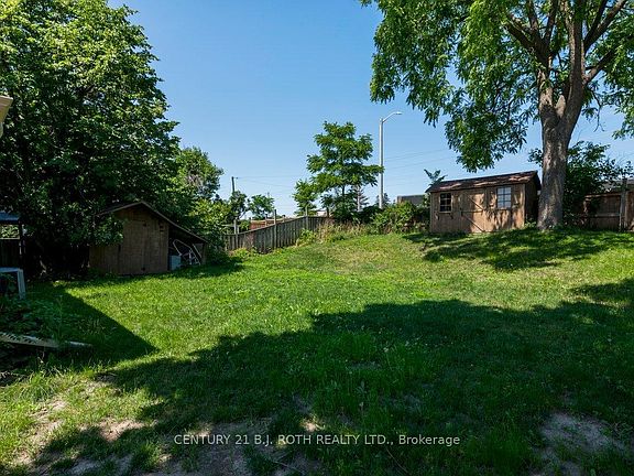 3rd image of 36 Cynthia Ct