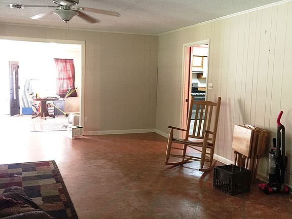4th image of 130 Wildwood Dr