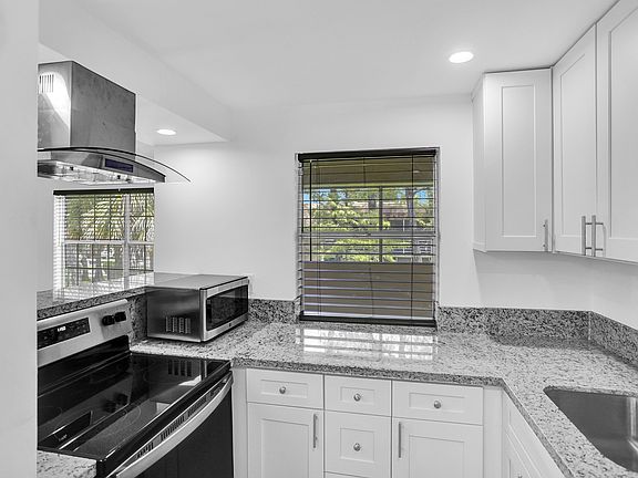 3rd image of 4211 NW 19th St APT 194