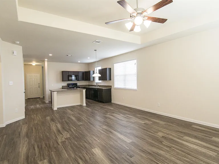 29614 Clover Shore Dr — Photo 6
