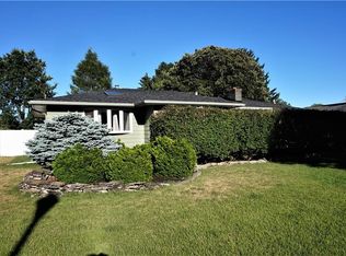 150 Candy Ln, Rochester, NY 14615