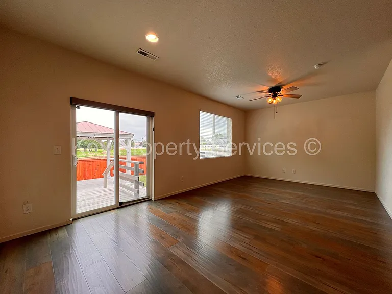 5600 NE 129th Pl — Photo 8