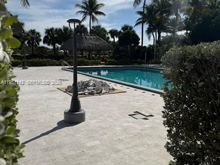 2401 Collins Ave #1110 — Photo 13