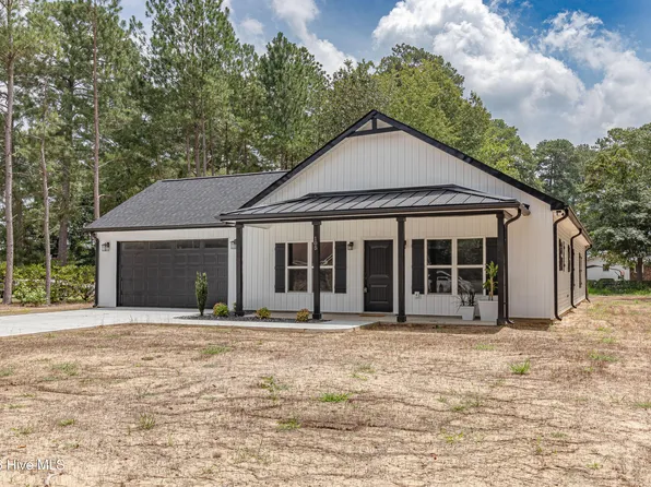 105 Franklin Street, La Grange, NC 28551
