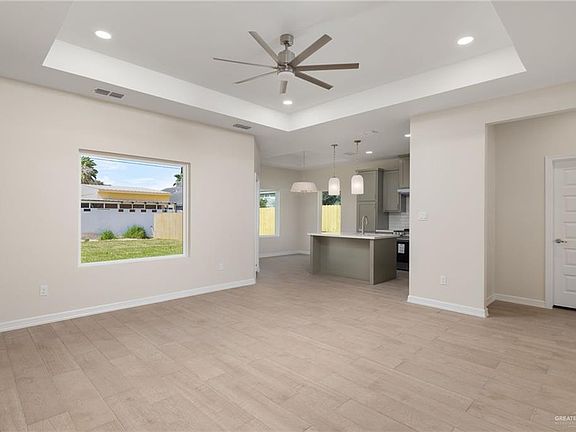 3rd image of 1709 Alisson St