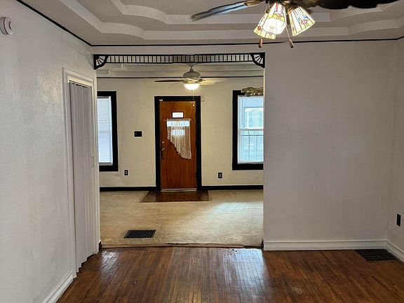 4th image of 451 E Pearl St