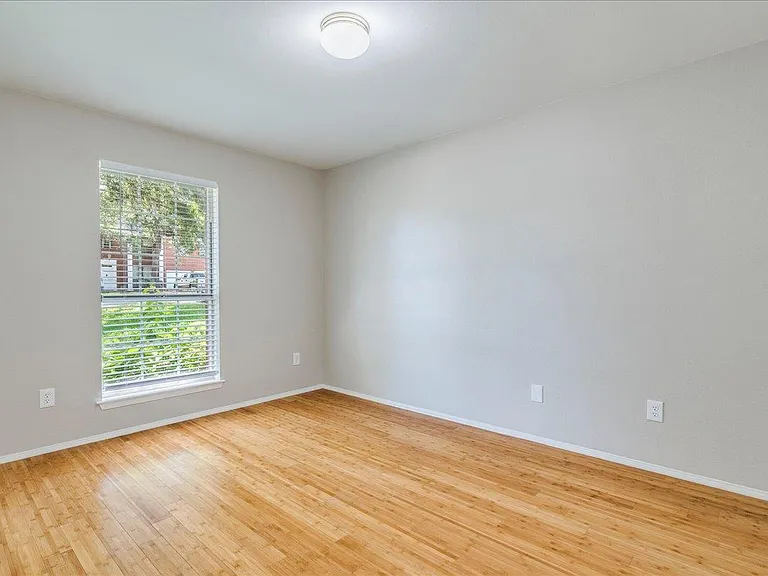 6530 Needham Ln — Photo 21