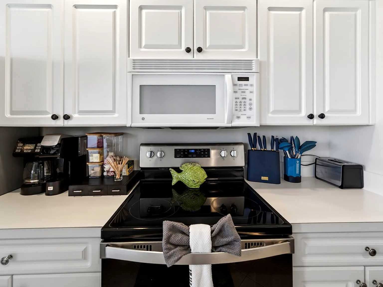 2 bed, $2,600 — Photo 2