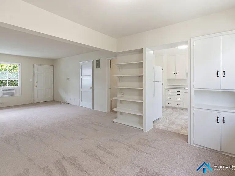449 N Euclid Ave #G — Photo 4