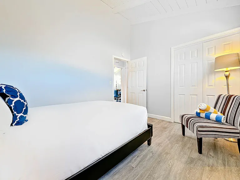 1320 W Balboa Blvd #B — Photo 14