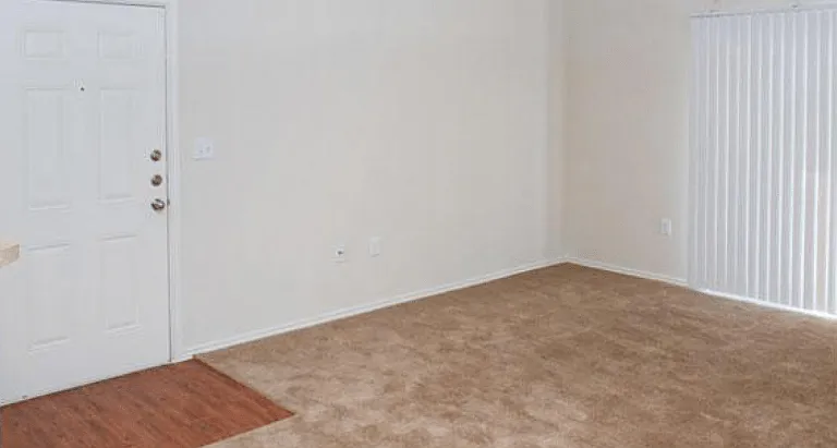 Elan Gardens Apartments — Photo 2