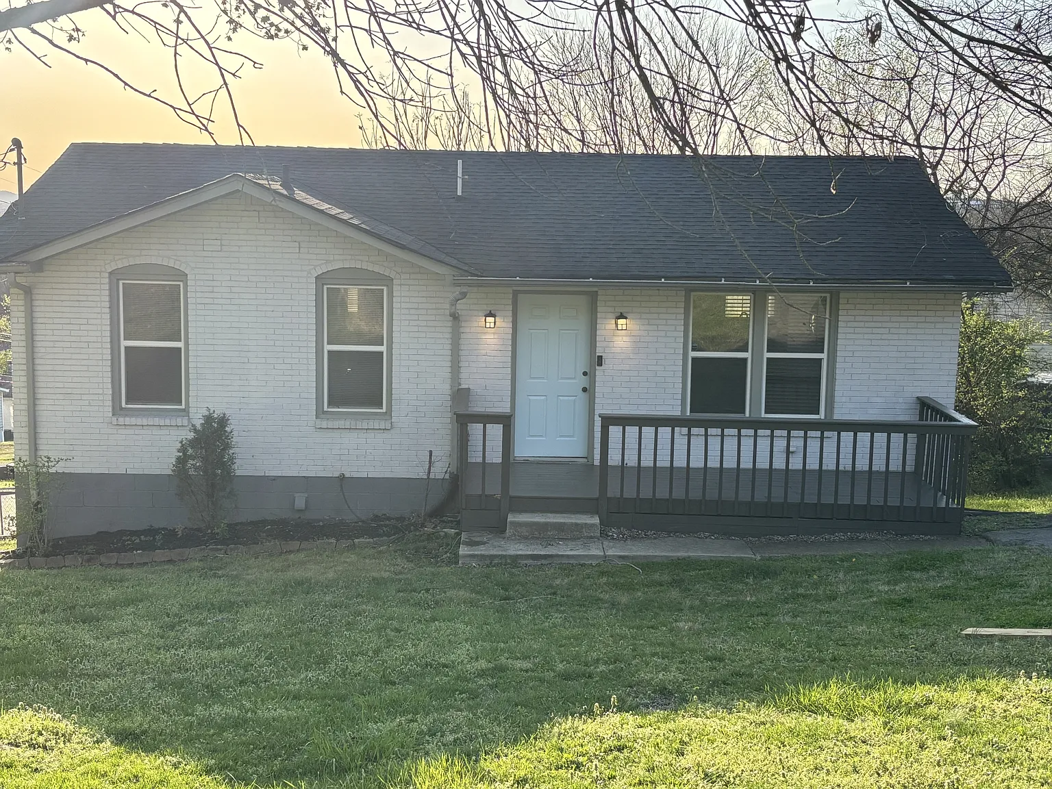 2718 Oakwood Avenue - 1 — Photo 1