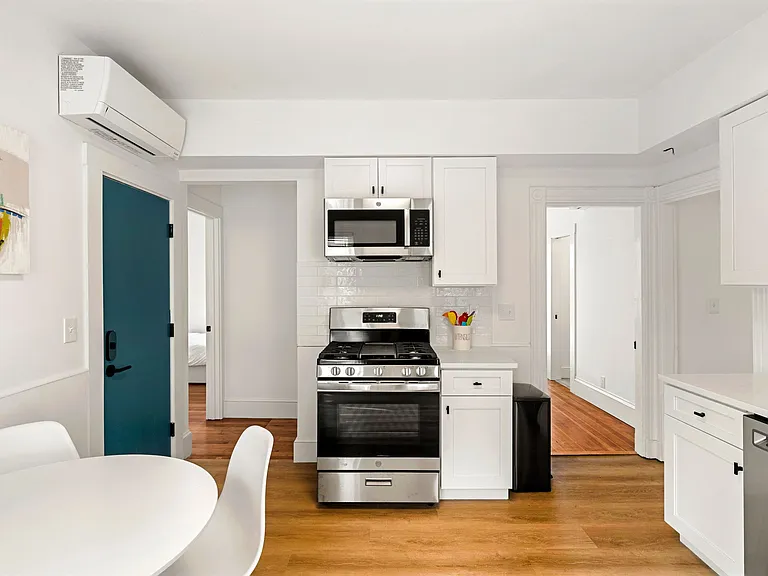 21 Sudan St #3 — Photo 9