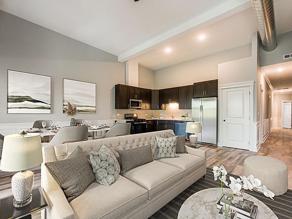 3rd image of 4117 S Michigan Ave #1N