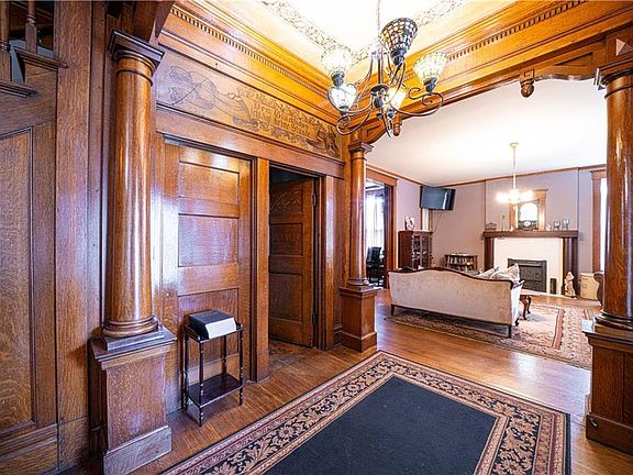5th image of 1714 Faraon St