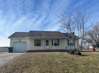924 Linda Dr, Oak Grove, KY 42262
