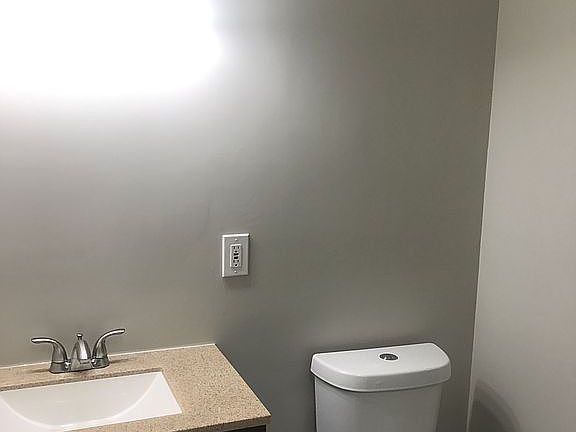 4th image of 2412 Peachwood Cir #4