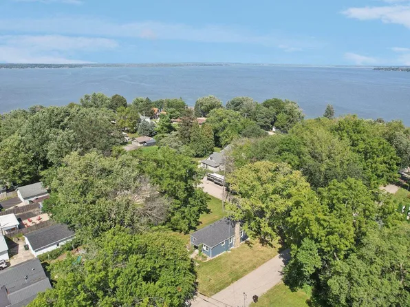 1713 East Hotel Drive, Edgerton, WI 53534