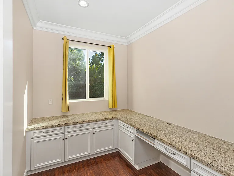 2854 Alamitos Rd — Photo 17