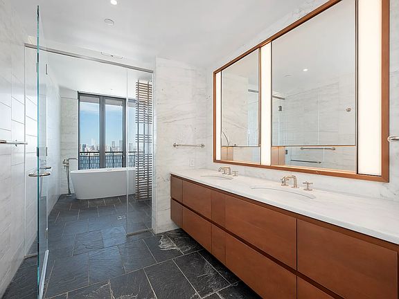 5th image of 100 Vandam St #13A