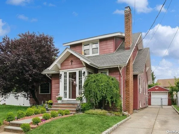 23 Linhurst Place, Rockville Centre, NY 11570