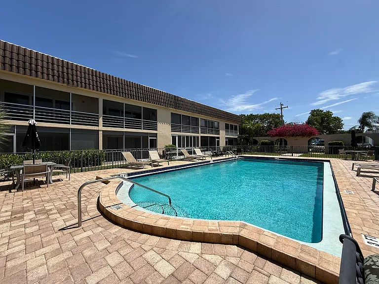 342 Southwind Dr #122 — Photo 14
