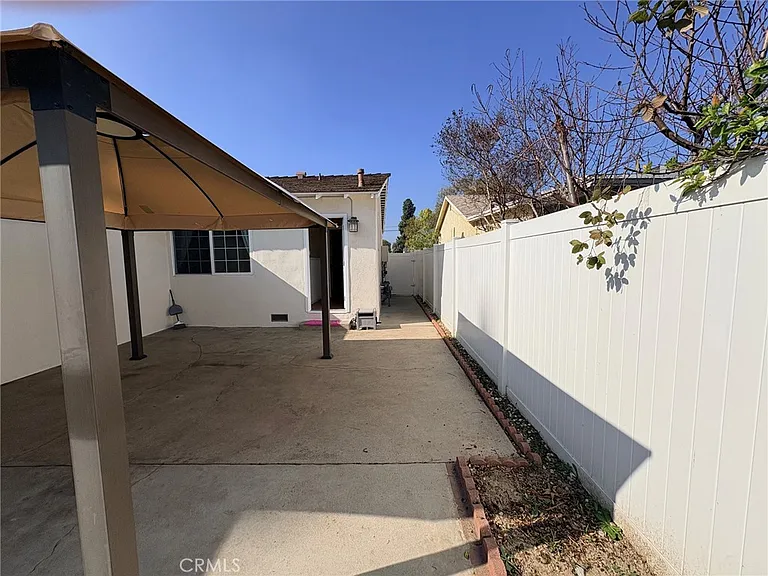 7502 Balcom Ave #7502 — Photo 10
