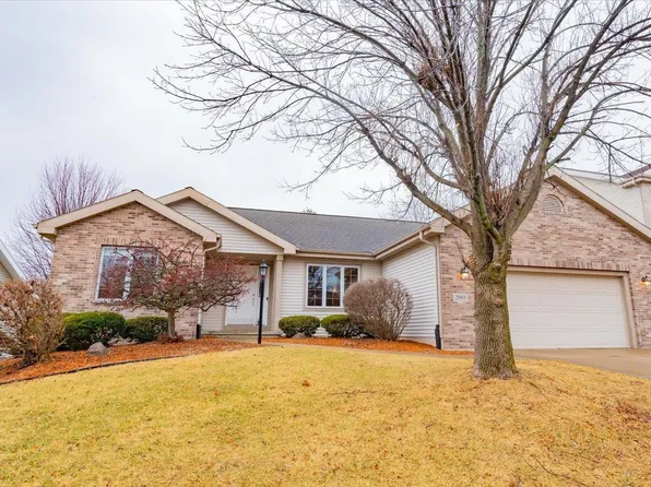 2993 Stamford Pl, Fitchburg, WI 53711